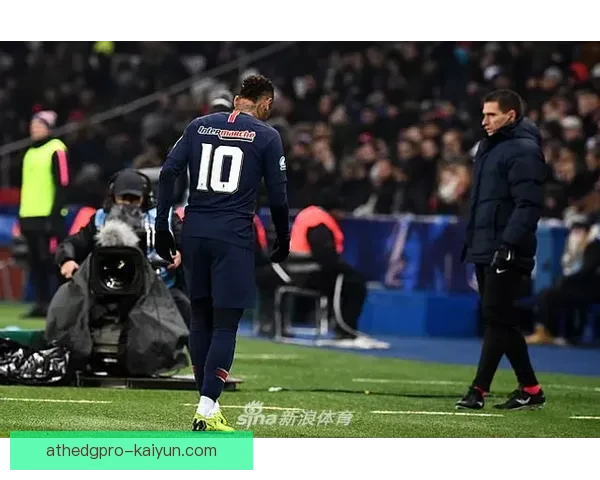 内马尔最新伤病动态显示恢复良好，未来几周有望回归赛场。